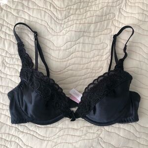 ✨SOLD✨ Women’s Size 34A sexy black Victoria’s Secret Bra